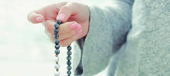 Collier mala pour une méditation en chantant des mantras | Achamana