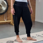 Pantalon yoga large femme - Vinyasa - Noir profond - Vignette | Achamana