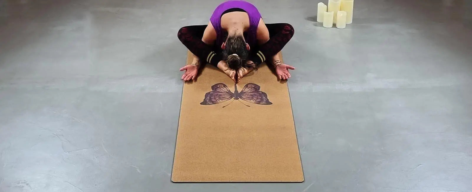 Tapis yoga liege - Posture yoga au studio Satnam yoga Bordeaux - Achamana