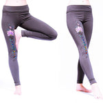 Synergy Chakra gray yoga leggings - Vignette | Achamana