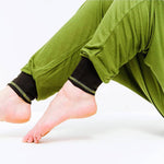 Pantalon yoga large femme - Vinyasa - Vert olive - Vignette | Achamana