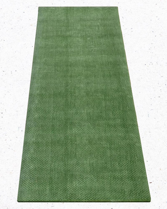 Eco-friendly olive green yoga mat in natural rubber and woven jute