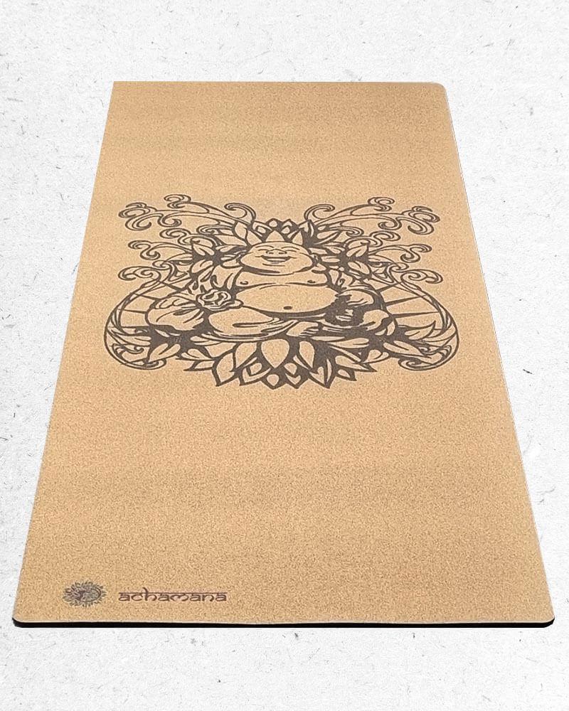 Tapis de yoga bio en liege et caoutchouc naturel - Dessin Bouddha rieur | Achamana