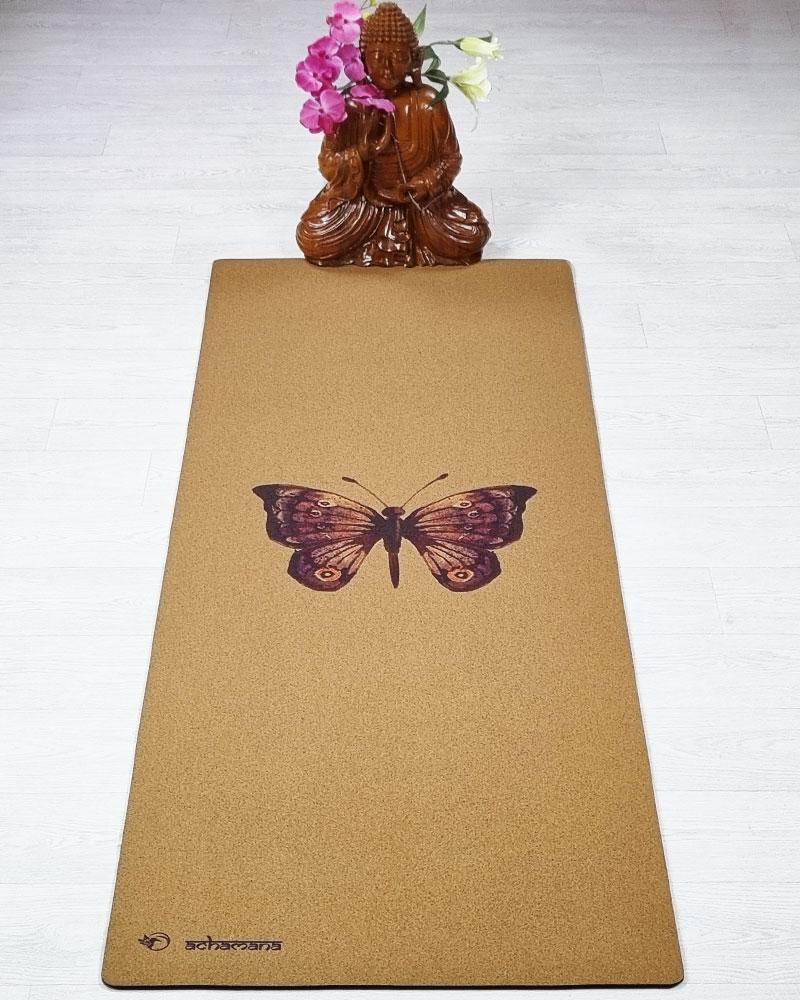 Tapis yoga ecologique en liege antidérapant - design Papillon - Boutique yoga en ligne | Achamana