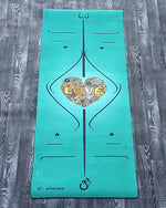 Tapis de yoga "Love" - lignes de positionnement - 6mm - Vignette | Achamana