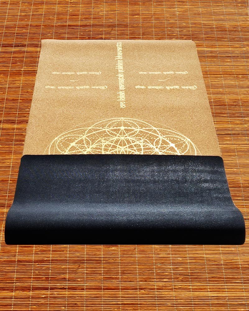 Accessoire yoga liege - Tapis de yoga liege yoga mantra - Boutique de yoga en ligne Achamana